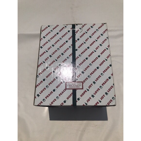 Vintage Christmas Around the World Music Box Magnetic Flossie Family Singers - Picture 4 of 8